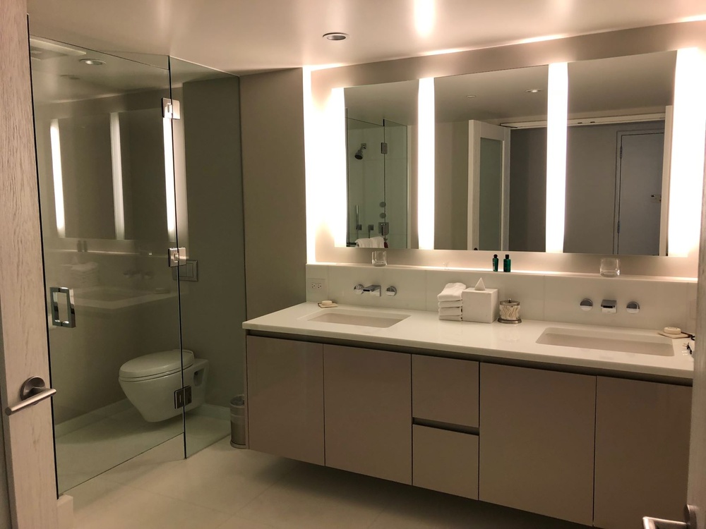 waiea gueat suite bathroom.jpg